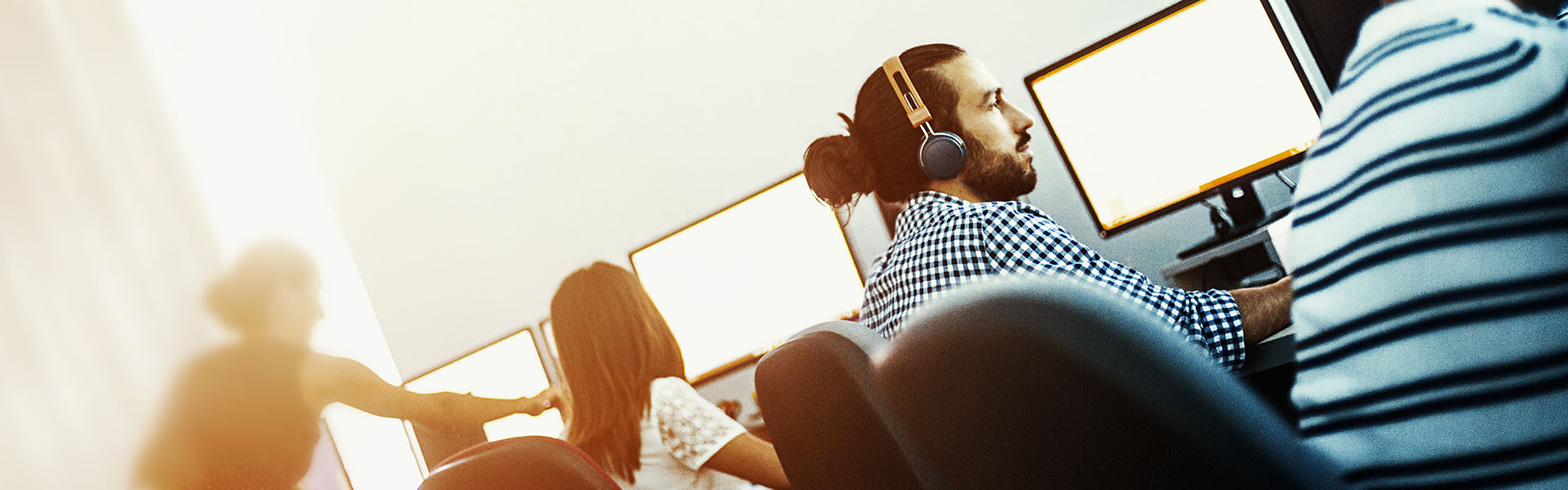 Gold Mountain Communications is now hiring! Apply today!